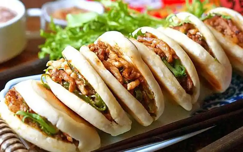 肉夹馍最详细的做法,卤肉有诀窍, 在家就能做,吃一口满嘴留香