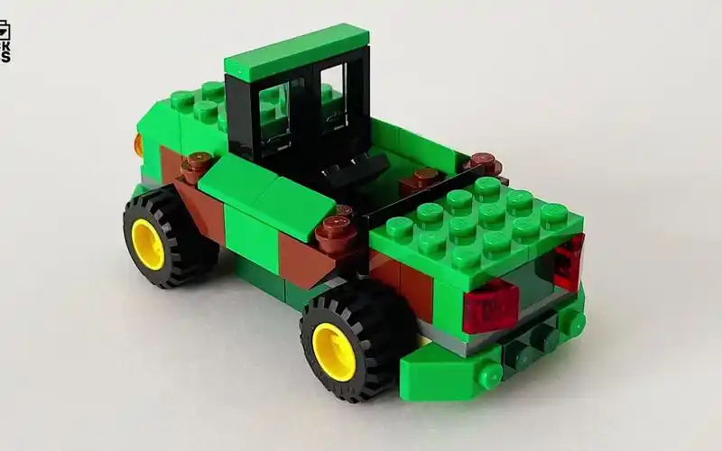 乐高10698拼搭:5款小汽车