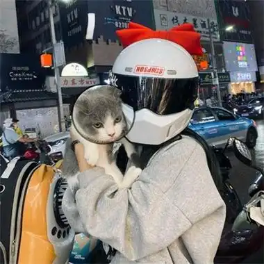 带头盔机车女生真人头像高清帅气机车女孩图片