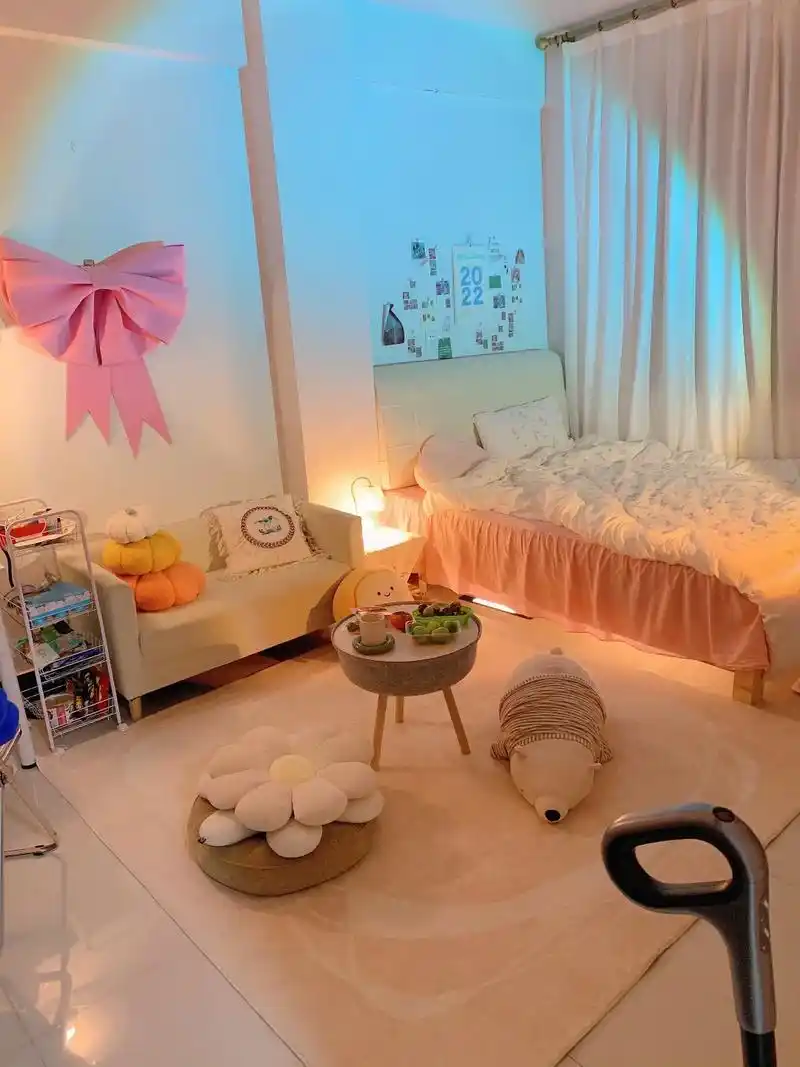 房东说:谢谢你把房间布置得这么好看6015.