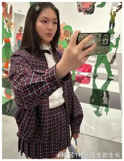 炫富李湘探女引争议王诗龄留学照惊艳亮相行头价值超十万