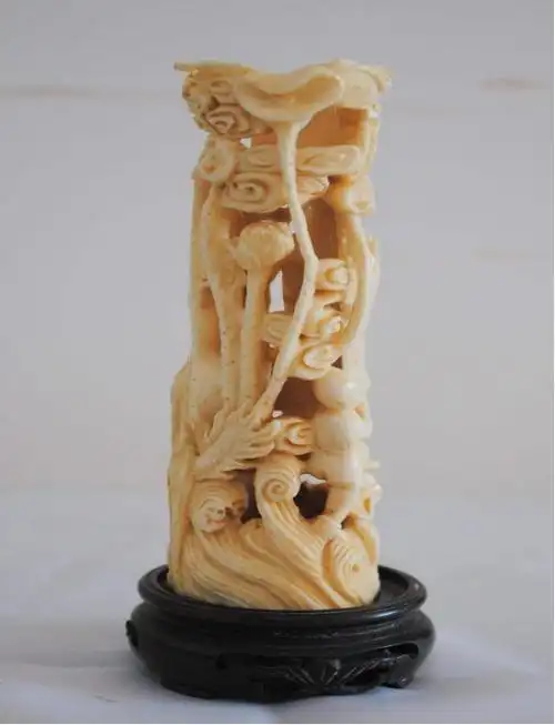 古老而神秘的骨雕