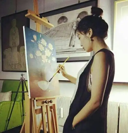 会画画的女人最美丽