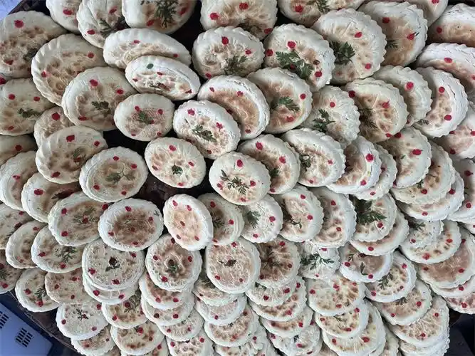 守望相助甘孜州道孚花馍馍进震区送出民族团结同心圆