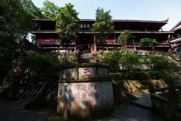 拿捏今夏峨眉山的第一波清凉|金顶|凉风|山巅|万年寺|大自然_网易订阅