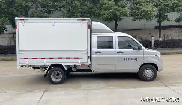 新车售696万起五菱荣光小卡新卡翼开启上市配三面可开启货厢