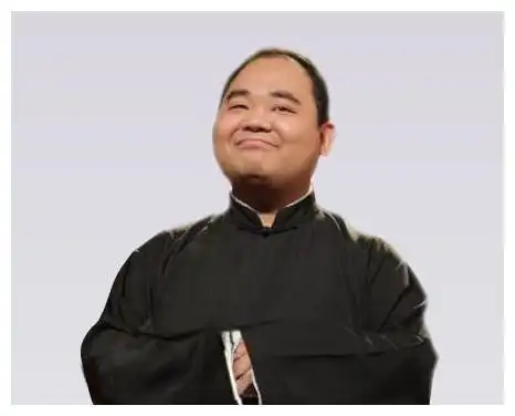 被郭德纲称为"德云社"地位最高的侯震,是一个怎样的存在?