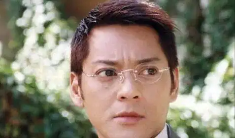 18年前不认自己儿子,如今儿子进入娱乐圈,他却想与