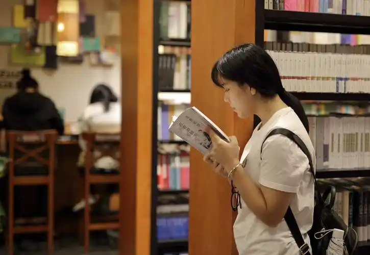 一滴酒(曾安克)的美篇《西西弗书店读书人》