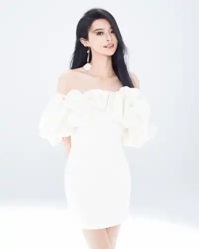 歌手唐薇支援河南灾区,尽自己一份微薄之力