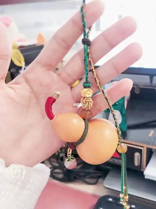 编绳葫芦挂坠