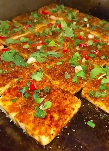 铁板豆腐色香味俱全夜市摆摊的好项目欢迎咨询