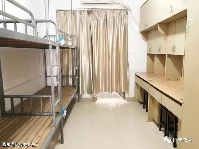 常州纺织服装职业技术学院学生宿舍实行公寓式管理,宿舍区环境优美