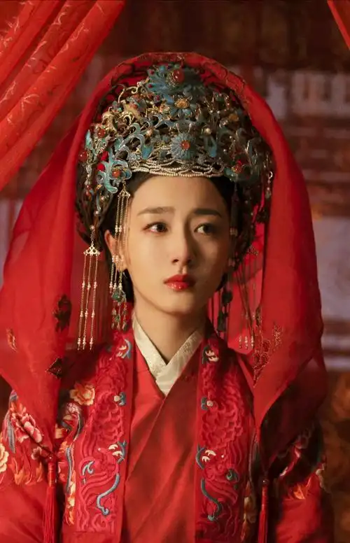 《锦衣之下》上官曦