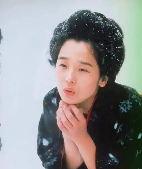 慈禧最美扮演者田中裕子年轻时也是又纯又欲的颜值担当