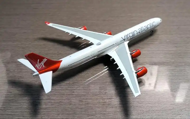 开箱】phoenix 1:400 维珍航空 空客a340-600 g-vweb 合金飞机模型
