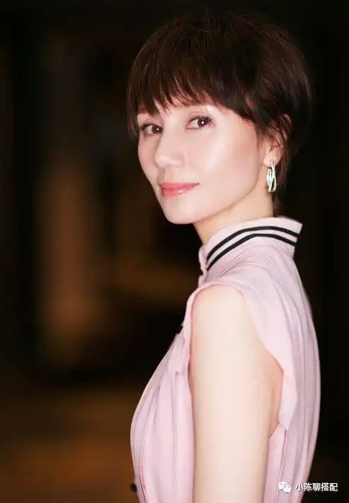 难怪女星都爱短发这5位剪短发后颜值飙升袁泉优雅陈数知性最后一个太