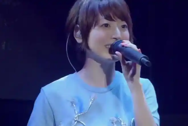 日本声优排行:花泽香菜鹿乃上榜,图四榜首乃b站"死肥宅女神"_网易订阅