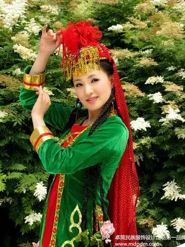 塔塔尔族服饰 塔塔尔族服装 少数民族服饰 少数民族服装