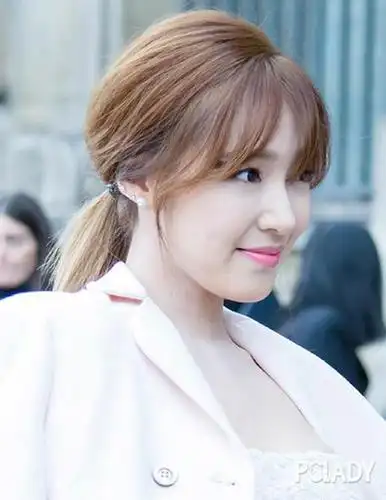 tiffany空气刘海加松散的低扎发