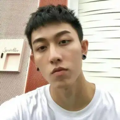 真实男头像生活照高清图片 男生头像图片大全 -【爱个性】