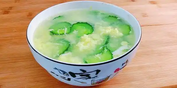 黄瓜鸡蛋汤家庭做法分享:简单几步就做好,清淡减脂又养胃