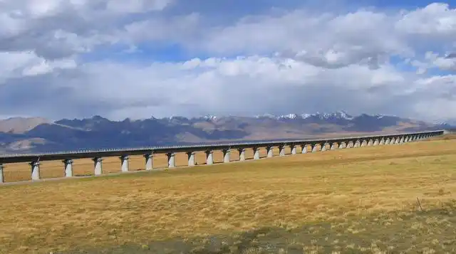 世界上最长的高原冻土铁路桥