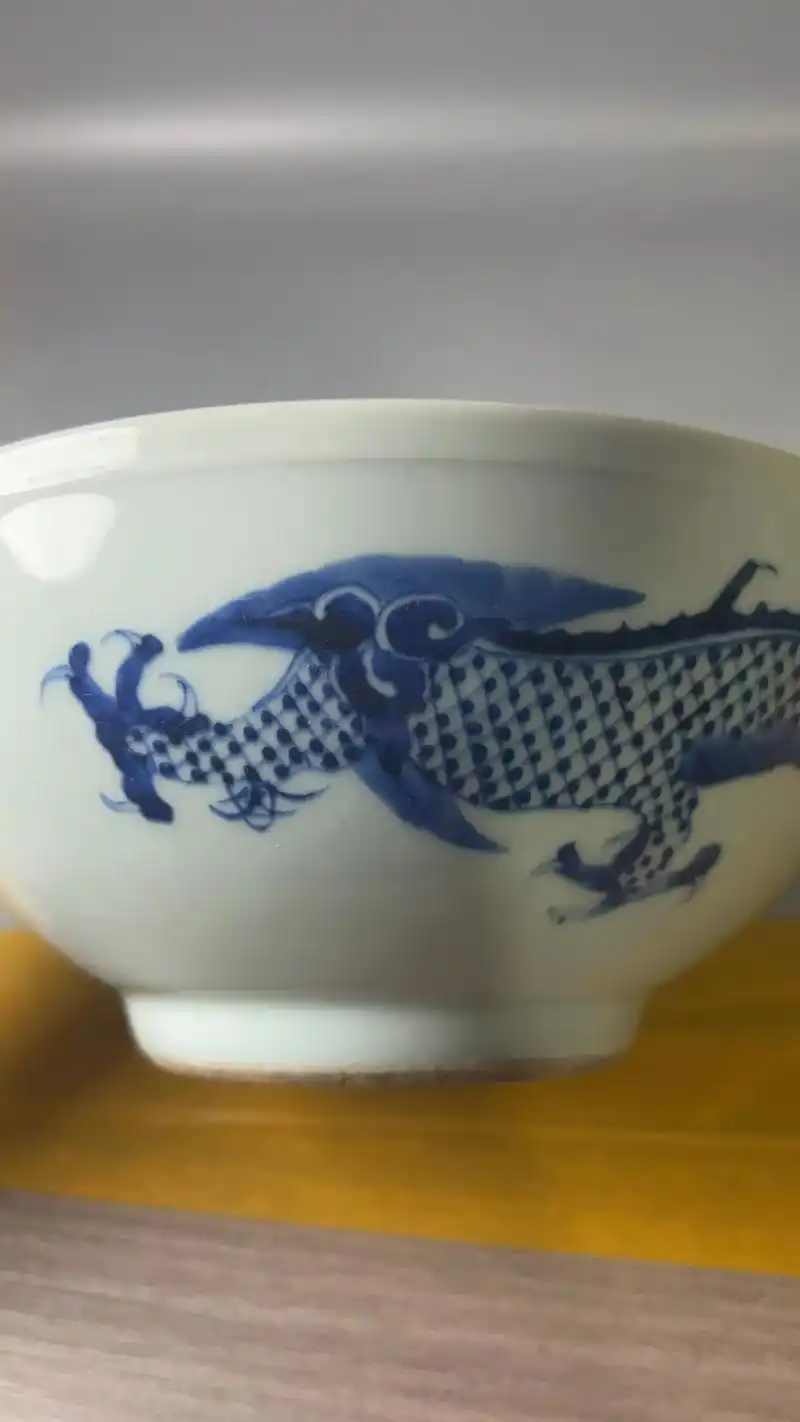 元青花龙纹碗~青花瓷始于唐宋,兴盛于元代. 元青 - 抖音