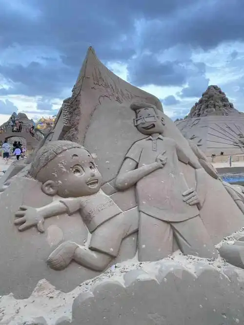 朱家尖国际沙雕艺术广场-"水太黄,五一去的也没法游泳.沙雕还行.票.