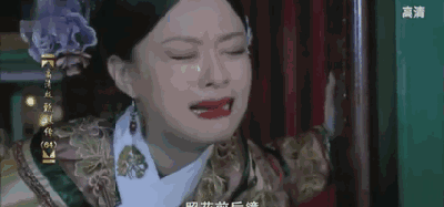 后来我问工作人员导演在干吗?人家说导演在悄悄抹眼泪呢.