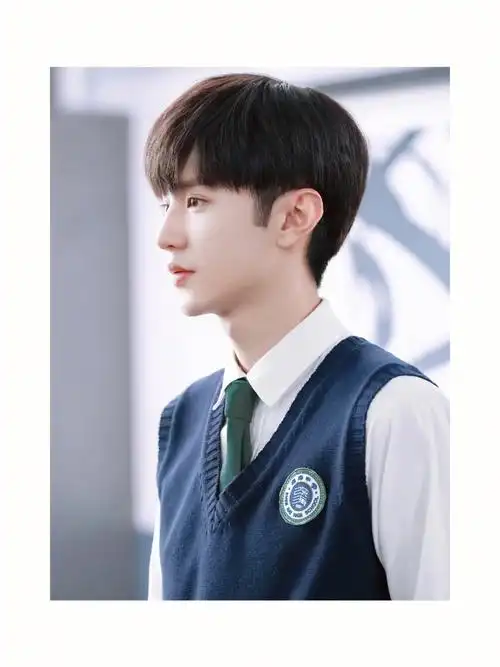 如果你身高188 高一就参加奥数比赛并且拿金奖 读清华大学计算机系