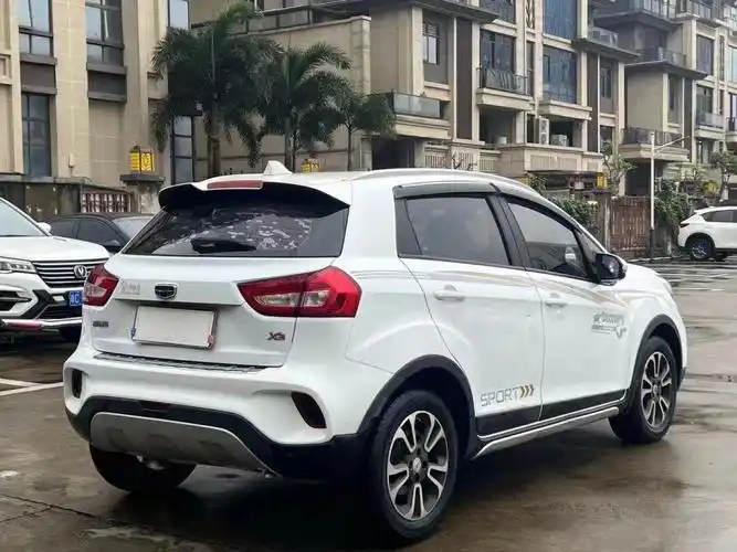 18年吉利,远景x3 自动档 1.5 个人一手 车况原版原漆 ,练手代步 好车