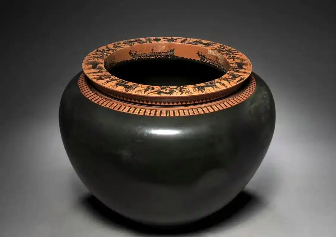 美国克利夫兰艺术博物馆收藏的圆底黑绘陶罐,出土于希腊阿提卡地区,口