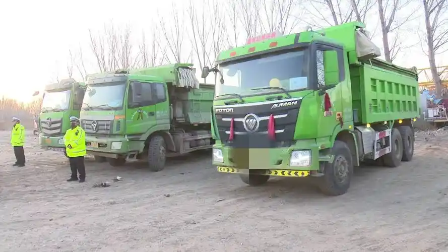 指使司机驾驶遮牌渣土车上路,房山交警查获幕后黑手_违法_北京_车辆