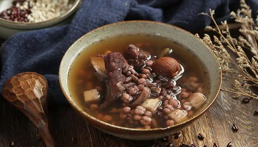 清热利水健脾祛湿,茯苓薏苡仁瘦肉汤