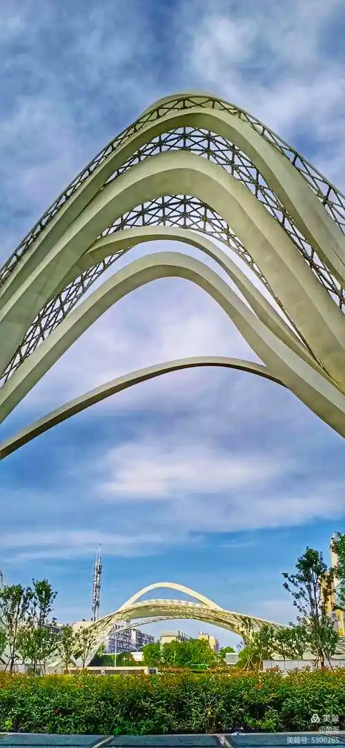 手机随拍漫步三镇——武汉光谷广场风光