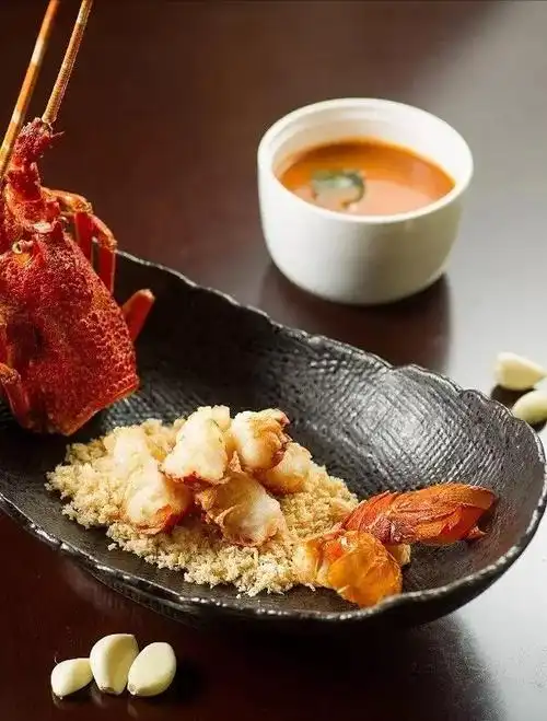 其它 暴击澳洲龙虾仔 写美篇桥下避风塘龙虾 原料:龙虾仔,避风塘料,炸