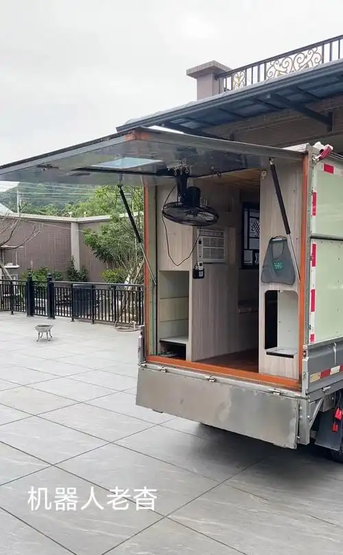 又一台小货车改装房车案例,只需定制一个房箱放入微卡后斗即可