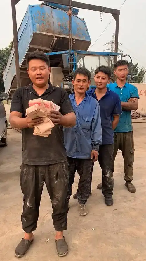 趁着年轻就要加油干活挣钱