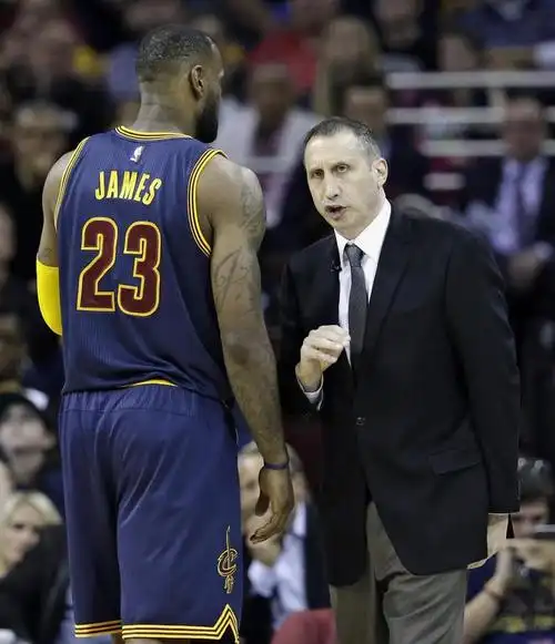 谁是詹姆斯合作过最厉害主帅?4冠皆成佳话 三任竟无缘季后赛