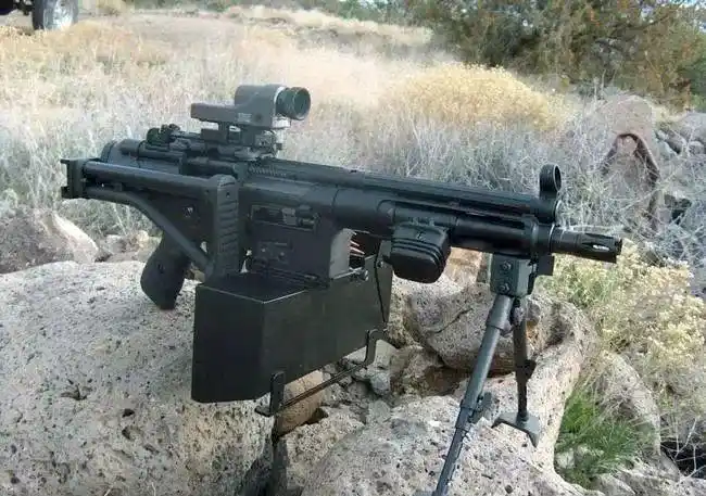 步兵的手持重火力全球十大现役轻机枪有你认识的吗