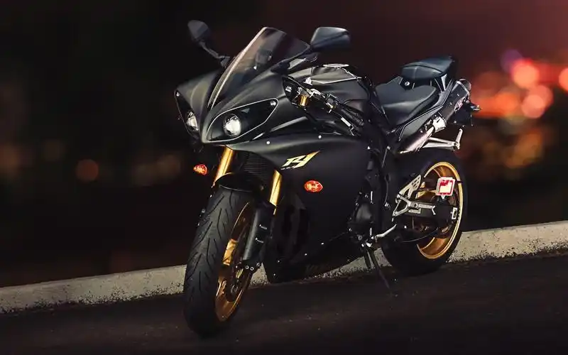 雅马哈yzf-r1黑色机车 壁纸