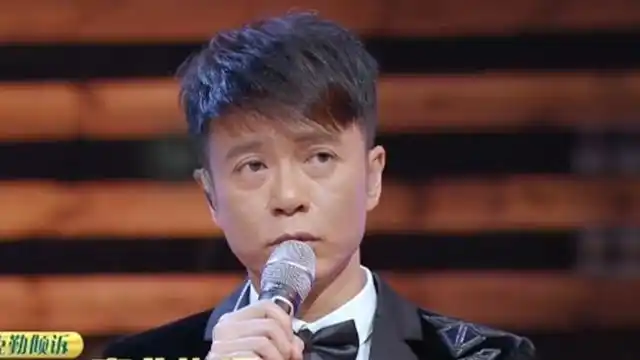 《金曲捞片花》第五期 李克勤低谷对空凳子开演唱会 和薛之谦跪地对拜