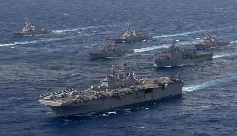 美军在中国周边秀超级舰队最大规模军演撞期中俄