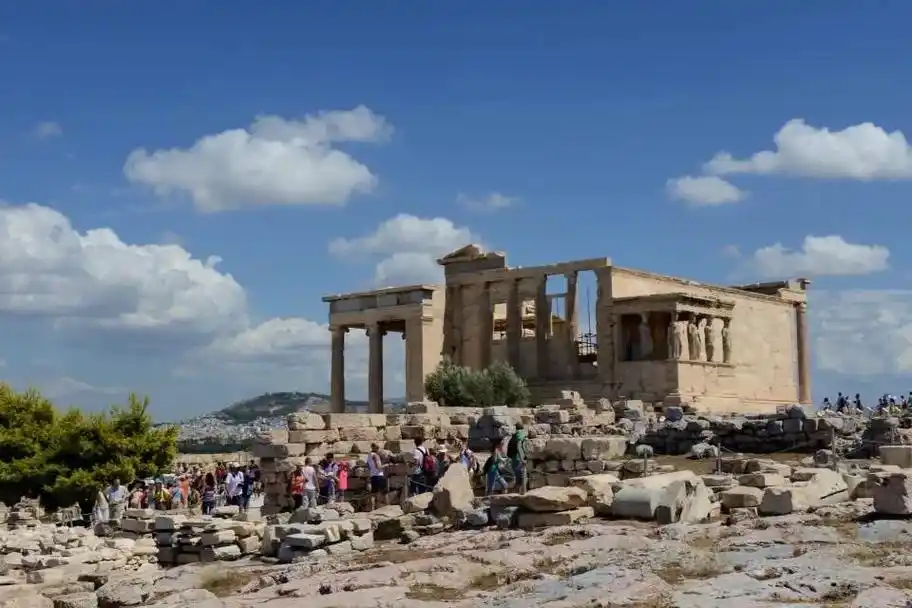 古希腊文明遗迹-雅典卫城.雅典卫城被列为世界七大奇迹之一,希 - 抖音