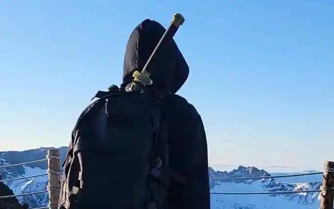 张起灵,别看了,赶紧打卡云顶天宫吧