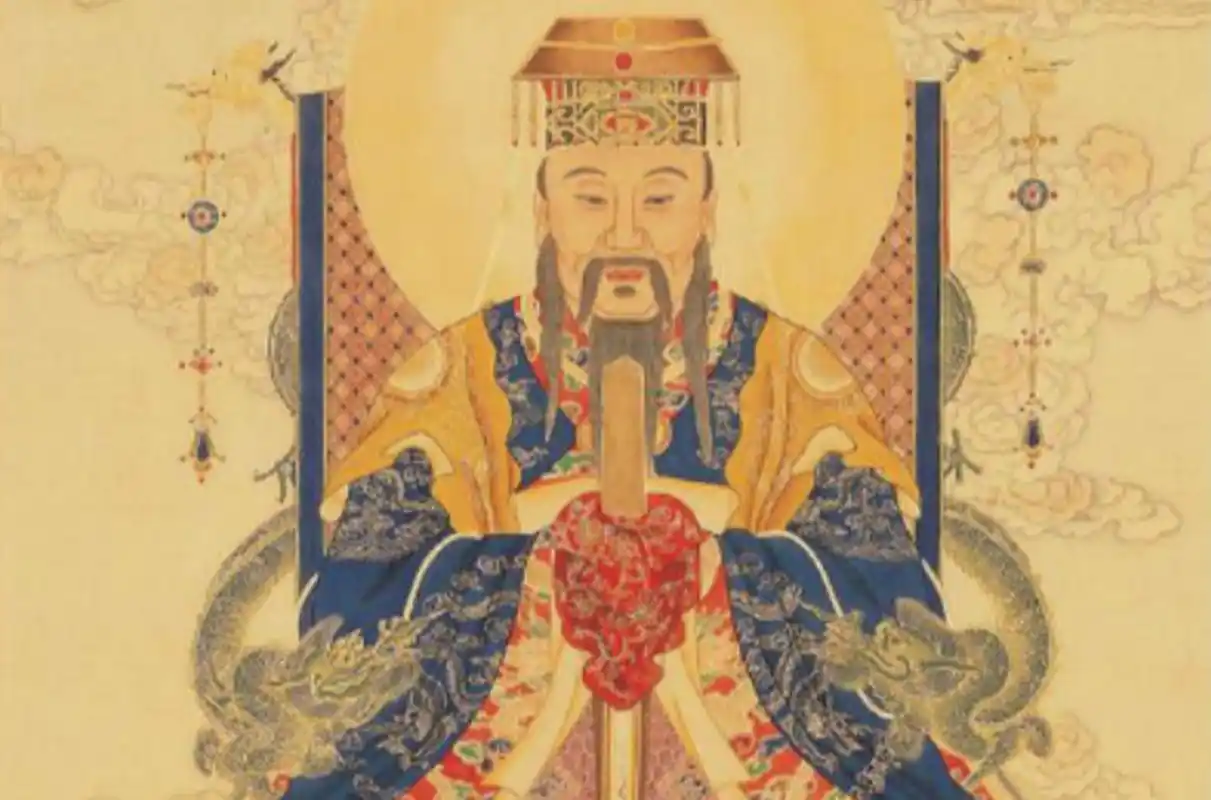 称天皇大帝,为四御之一,统御万神,是紫微大帝的长兄 勾陈上宫天皇大帝