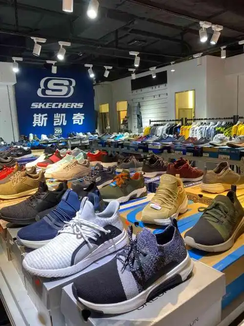 斯凯奇超级特卖场(芳村·万象购物街店)-"门店环境:开了好一阵子的