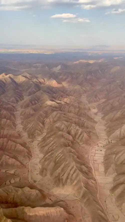 在飞机上你拍下过哪些城市的俯瞰照? - 知乎