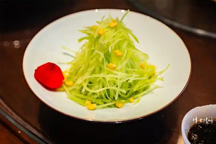 丫头针线:熟悉郑板桥先生的游客都知道,板桥小时候有个乳名唤作麻丫头